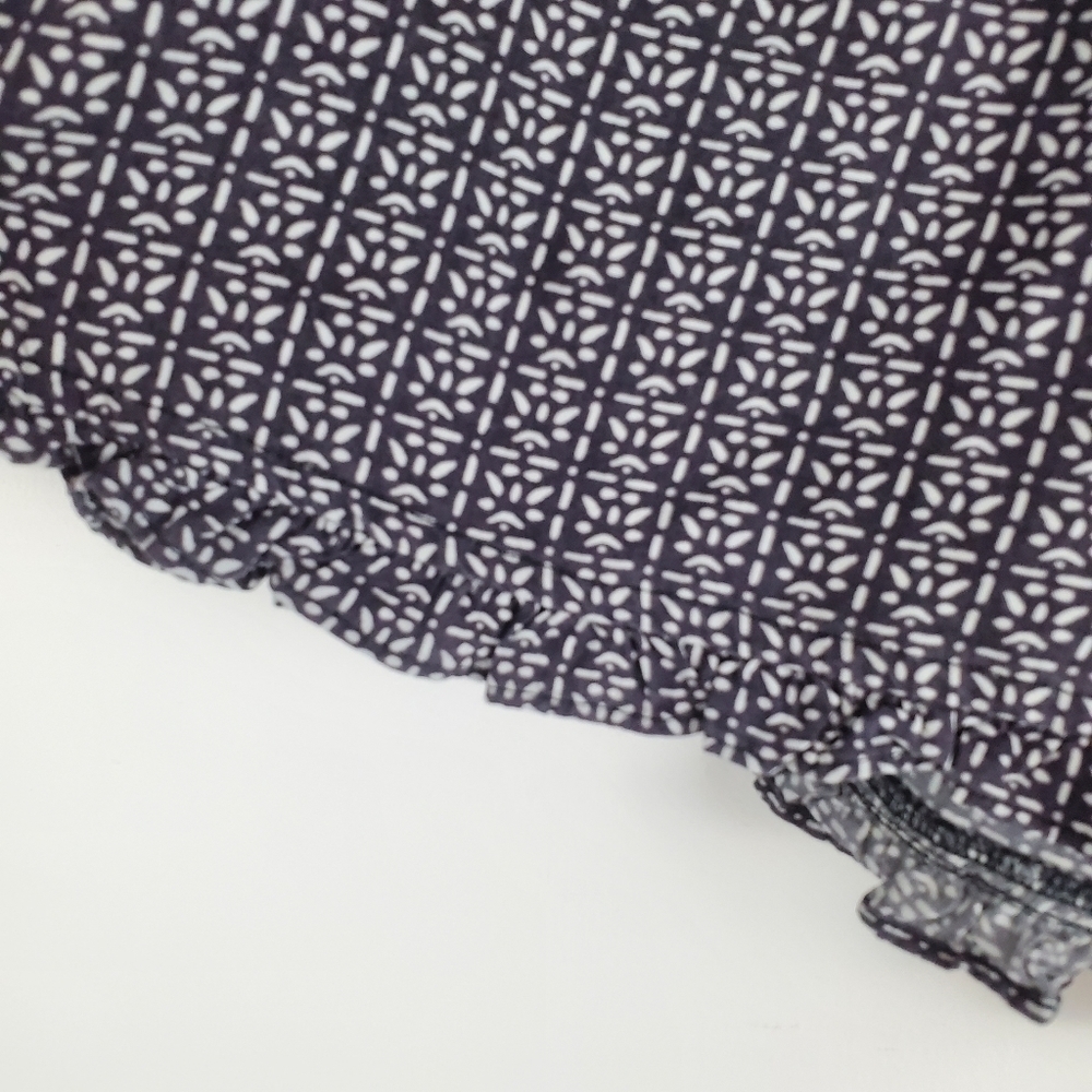 AMERICAN Eagle XS Pull on Shorts Black & white print Ruffled trim - Picture 8 of 9